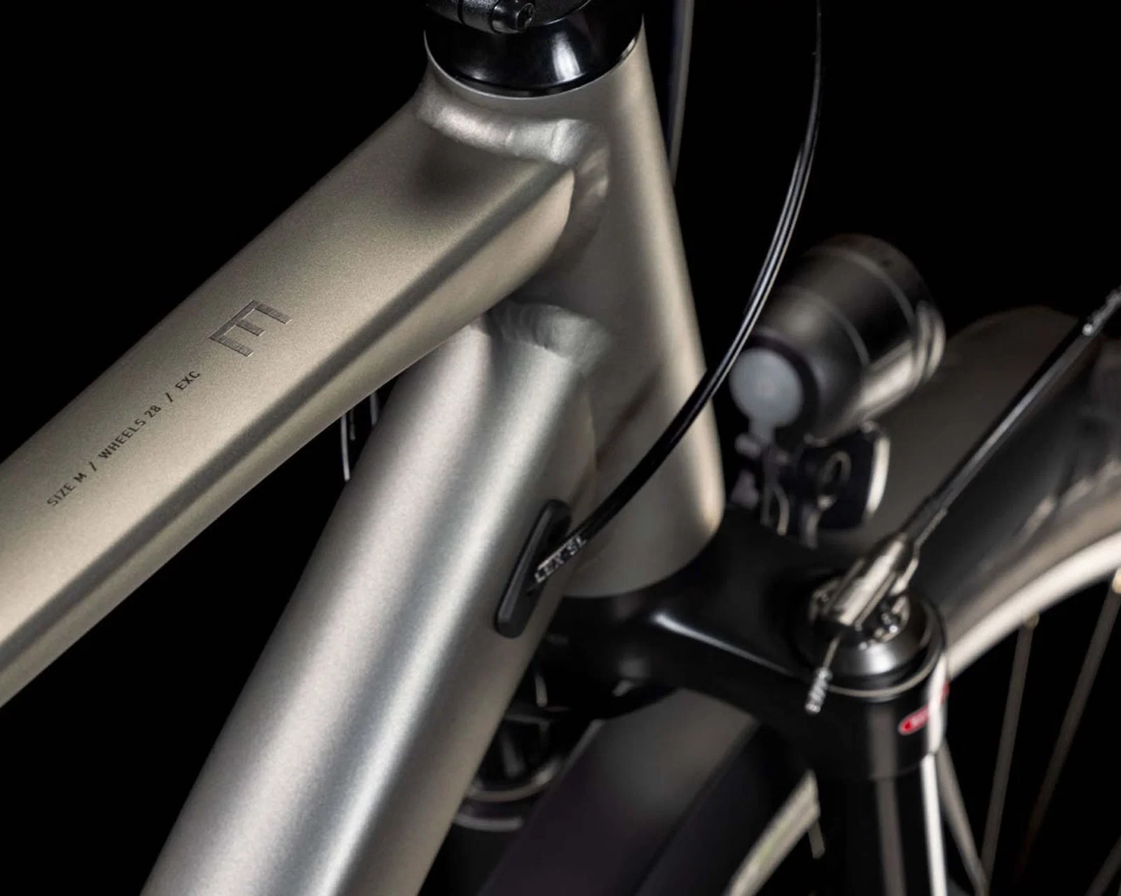 Kathmandu EXC – Trekkingrad 2026 | grau/schwarz, 28 Zoll – Größe S – Bild 4